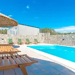 Camp Mateo With Pool Parco vacanze *