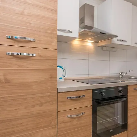 Camp Mateo With Pool פארק נופש