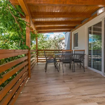 Camp Mateo With Pool