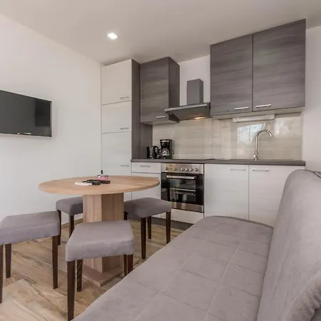 Camp Mateo With Pool פארק נופש *