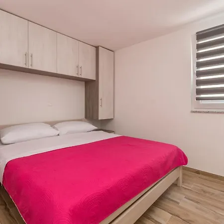 Camp Mateo With Pool *