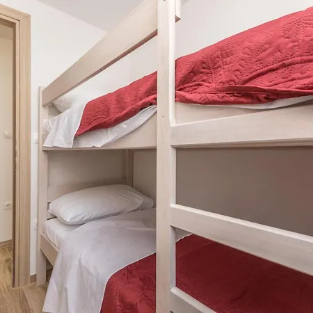 פארק נופש Camp Mateo With Pool דראגה