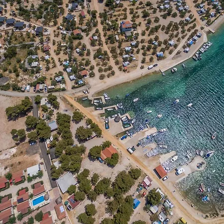 Camp Mateo With Pool *