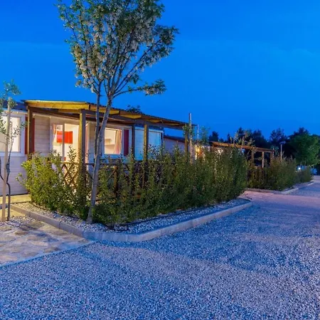 פארק נופש Camp Mateo With Pool דראגה