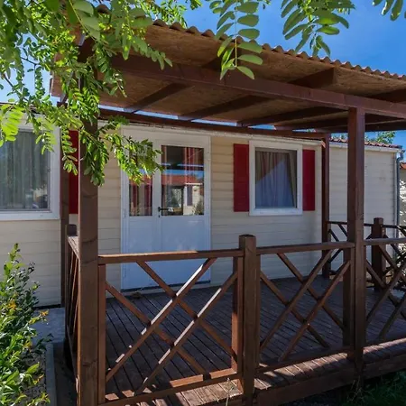 Camp Mateo With Pool פארק נופש דראגה