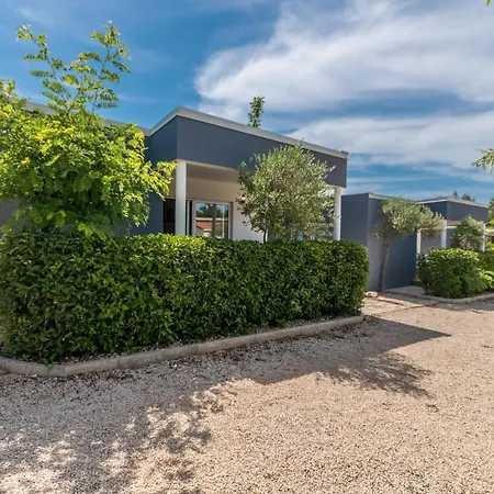 Semesterpark Camp Mateo With Pool Drage