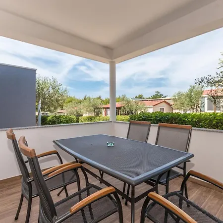 Camp Mateo With Pool פארק נופש