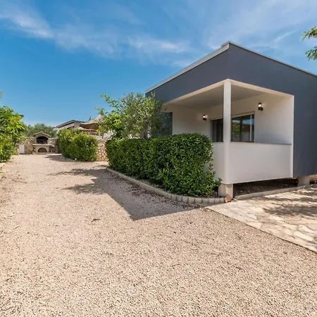 Camp Mateo With Pool Semesterpark