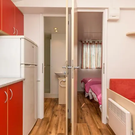 Camp Mateo With Pool פארק נופש דראגה