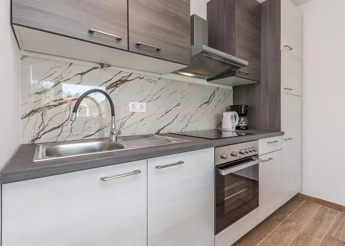 Semesterpark Camp Mateo With Pool Drage