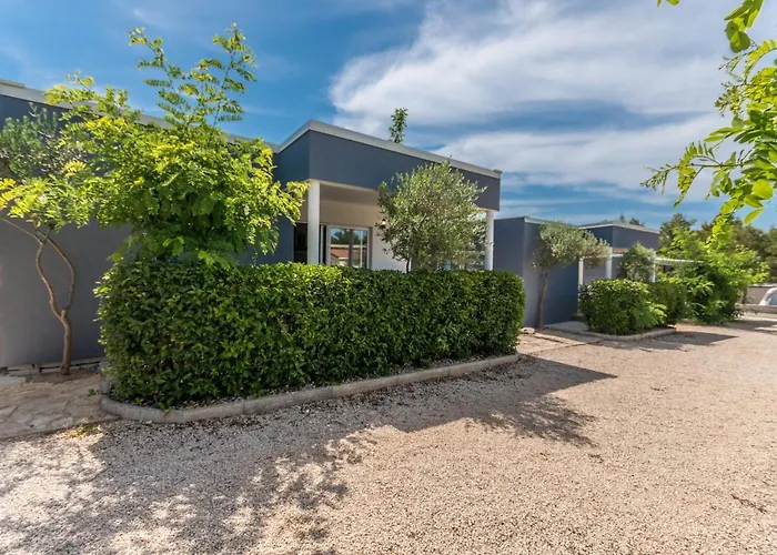 Semesterpark Camp Mateo With Pool Drage