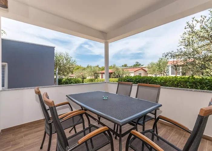 Camp Mateo With Pool Semesterpark