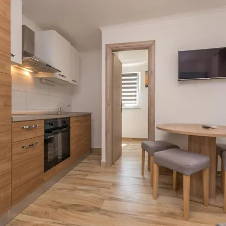 Camp Mateo With Pool 홀리데이파크 *