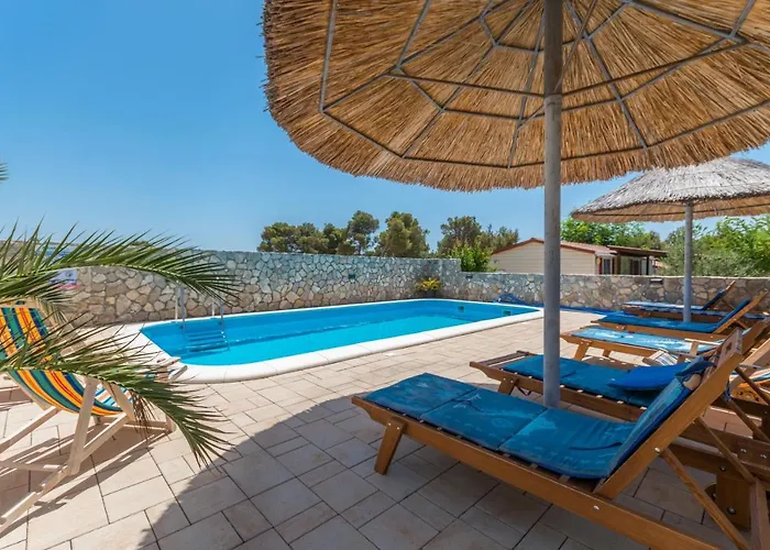 Πάρκο διακοπών Camp Mateo With Pool Drage