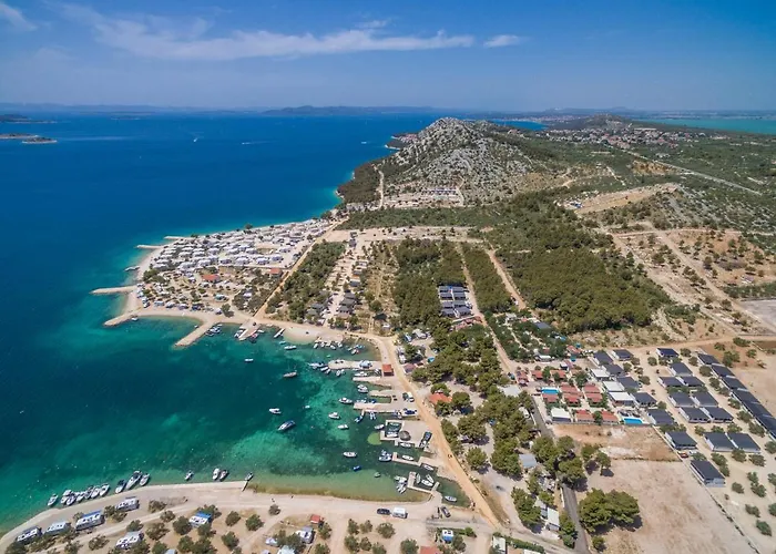 Camp Mateo With Pool ドラゲ