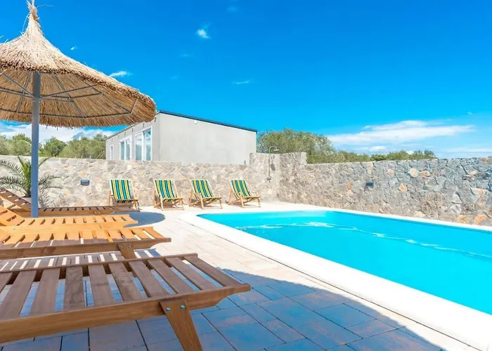 Camp Mateo With Pool Ferienpark *