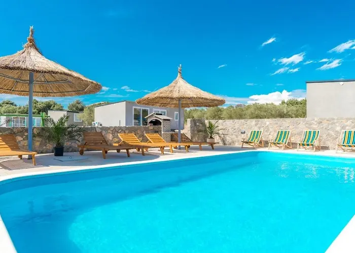 Camp Mateo With Pool *