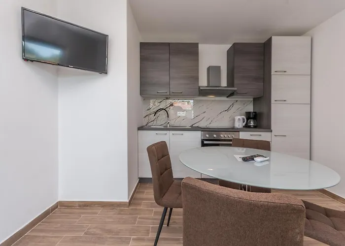 Camp Mateo With Pool *